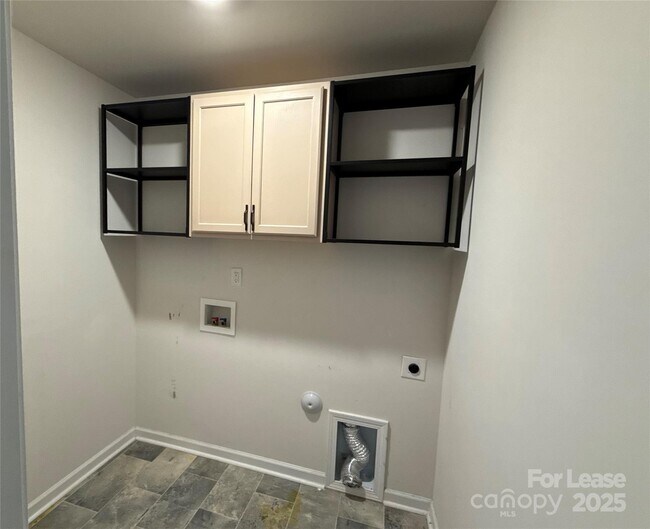 Building Photo - 147 N Ranney Way