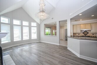 Building Photo - 1803 Red Bud Ln