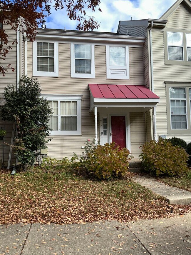 Building Photo - Beautiful 3BR 3.5BA 3 level townhome located in the Germantown Estates Community