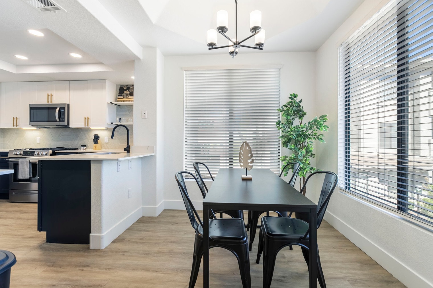 Building Photo - 15608 N 71st St