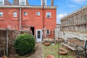 Building Photo - Updated 2 Bed 1 Bath Home With a Loft in Bloomfield - Available NOW!