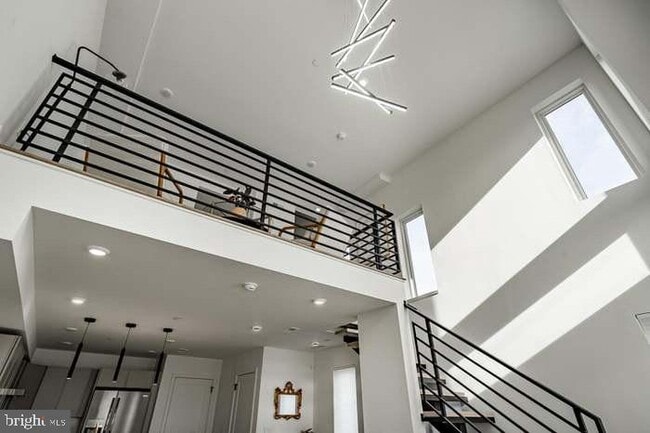 Building Photo - 2605 E Boston St