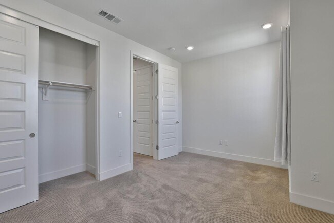 Building Photo - 1435 El Camino Real