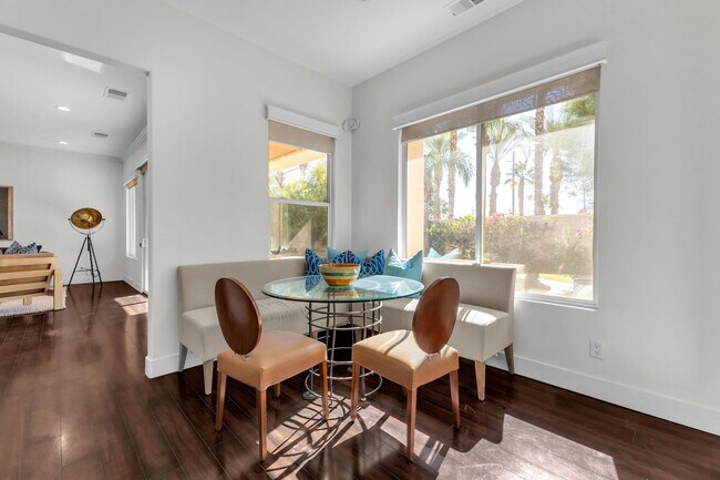 Building Photo - 35 Calle La Reina