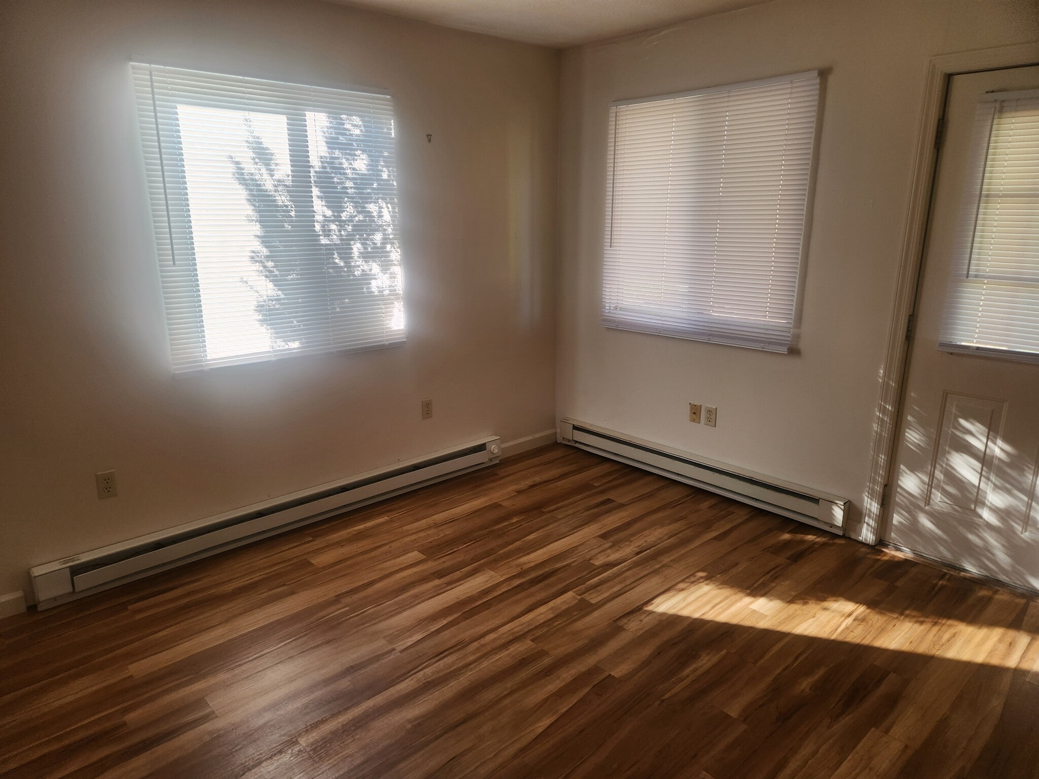 Living Room - 761 Fairmont Rd