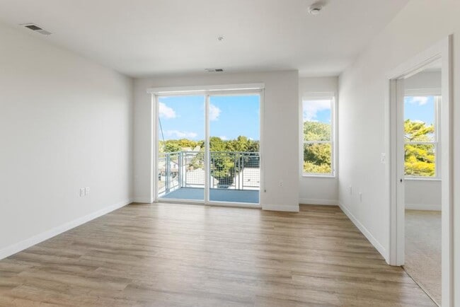 Building Photo - 0 bedroom in Kenosha WI 53140