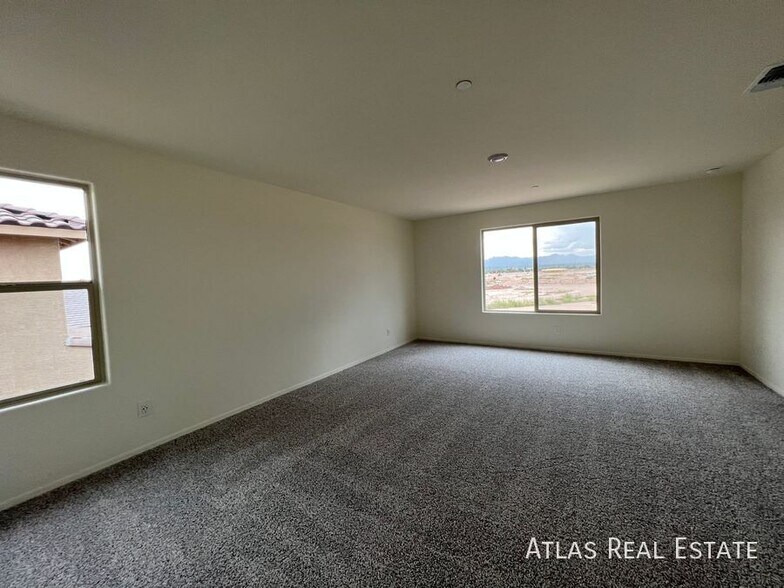 Building Photo - 13046 N Murray Dr