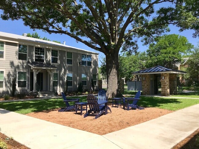 Building Photo - 6304 Prospect Ave