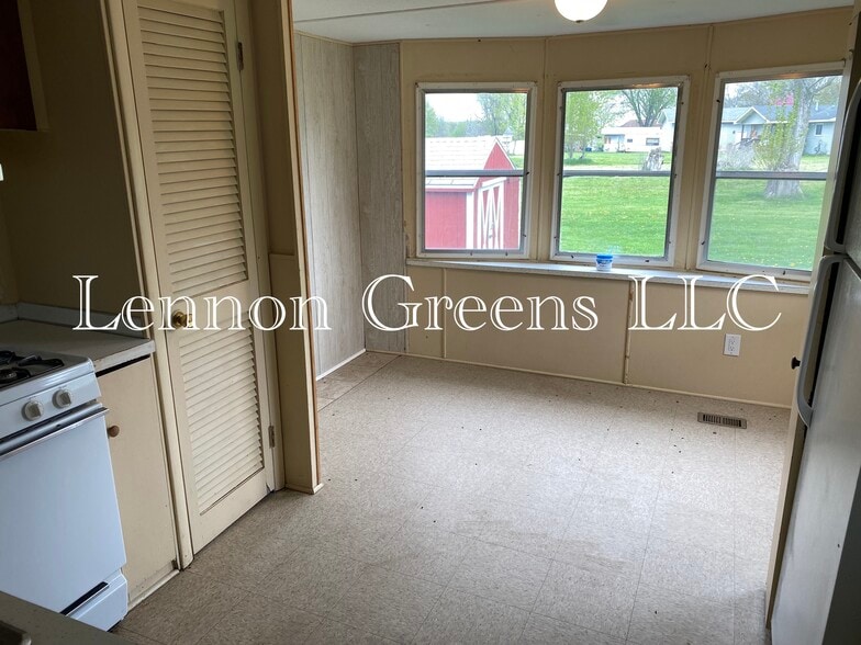 Building Photo - 1164 S Overland Dr