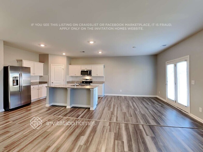 Building Photo - 117 Verona Dr NW