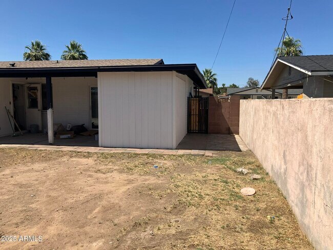 Building Photo - 3419 W Glenn Dr