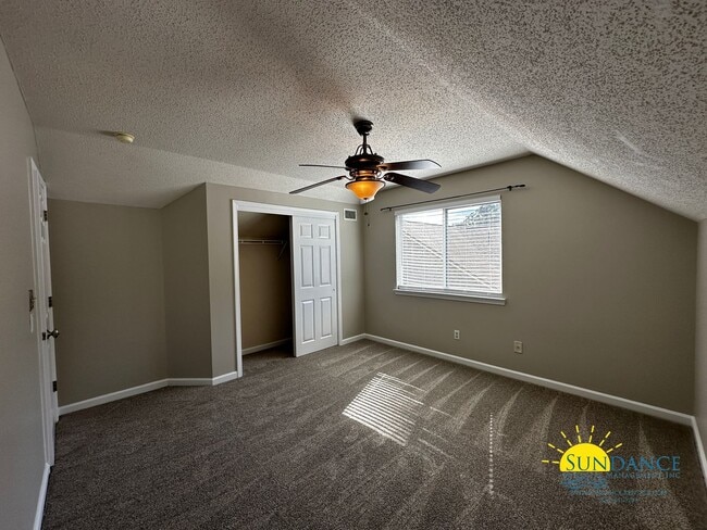 Building Photo - Lakefront home with Enclosed pool centered between Eglin and Hurlburt