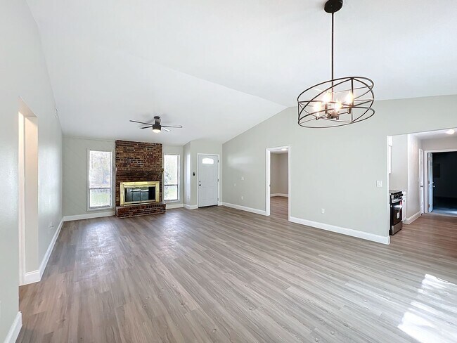 Building Photo - Stunning Waterfront Home located in the de...