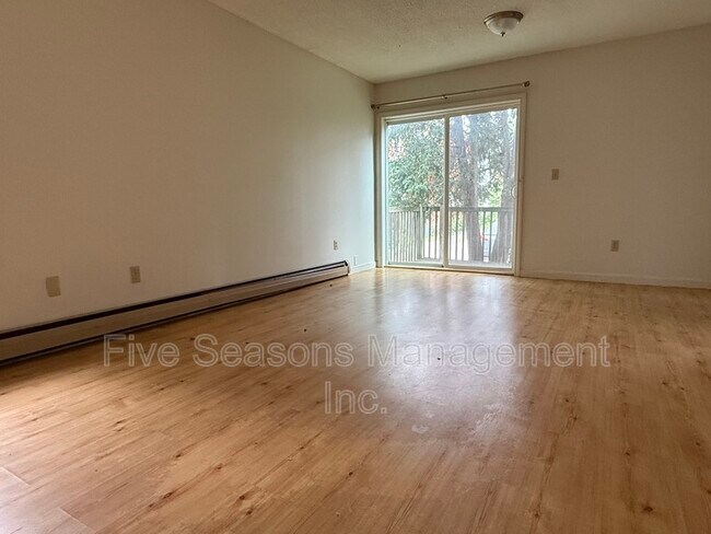 Building Photo - 115 N Winooski Ave
