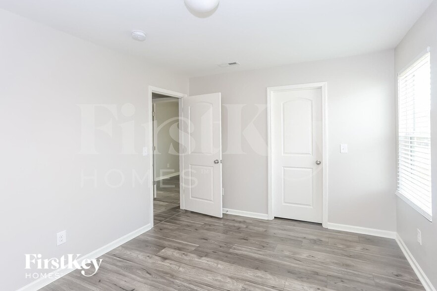 Building Photo - 3978 Tersk Dr