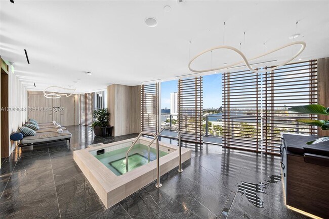 Building Photo - 1400 Biscayne Blvd