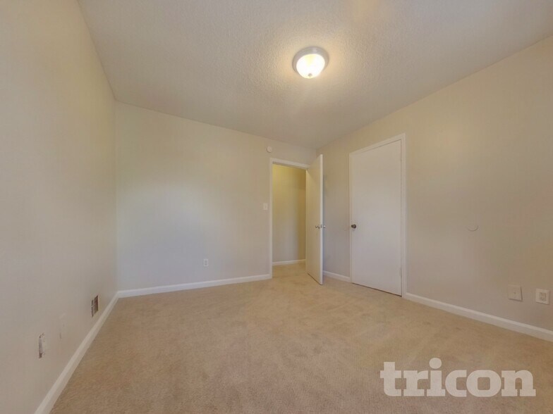 Building Photo - 286 MacLand Springs Dr