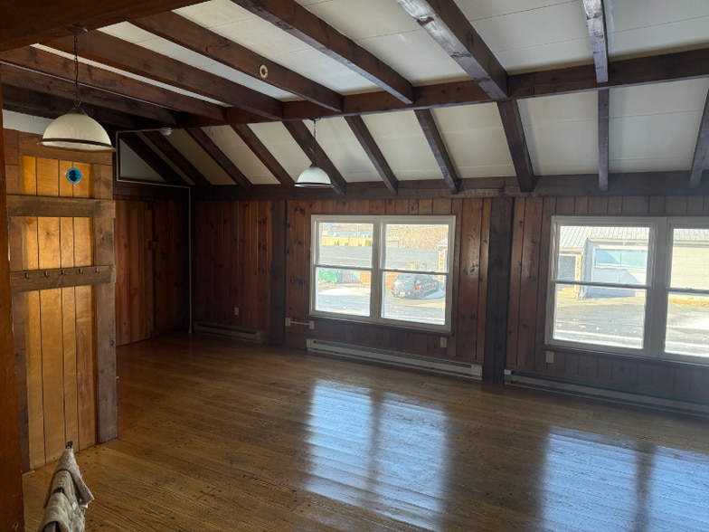 Building Photo - 1344 E College Ave