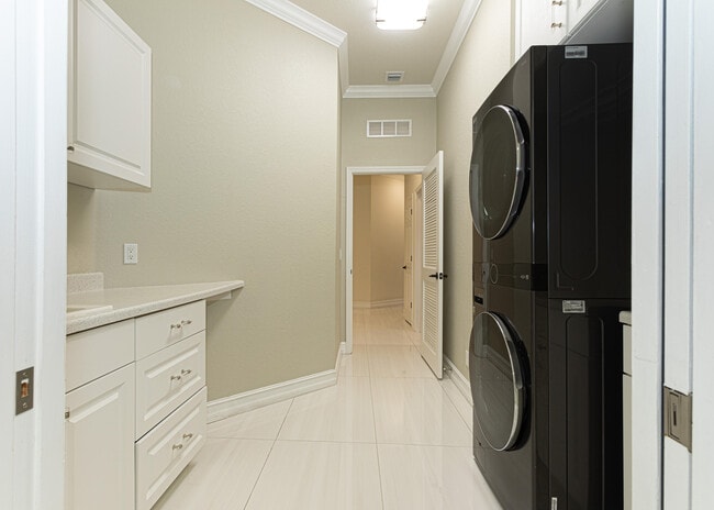 Building Photo - 3352 Siena Cir