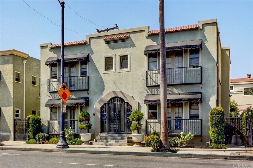 Building Photo - 219 Redondo Ave