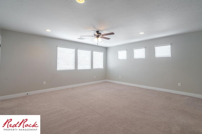 Building Photo - 4 Bedroom Spacious St. George Home with Large Backyard