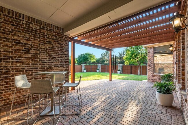 Building Photo - 5327 Elm Spring Ln