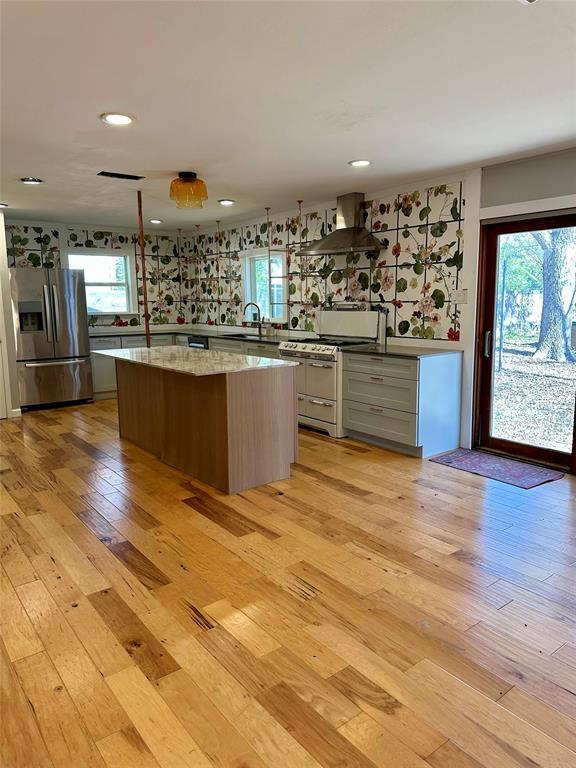 Building Photo - 2507 East Side Dr