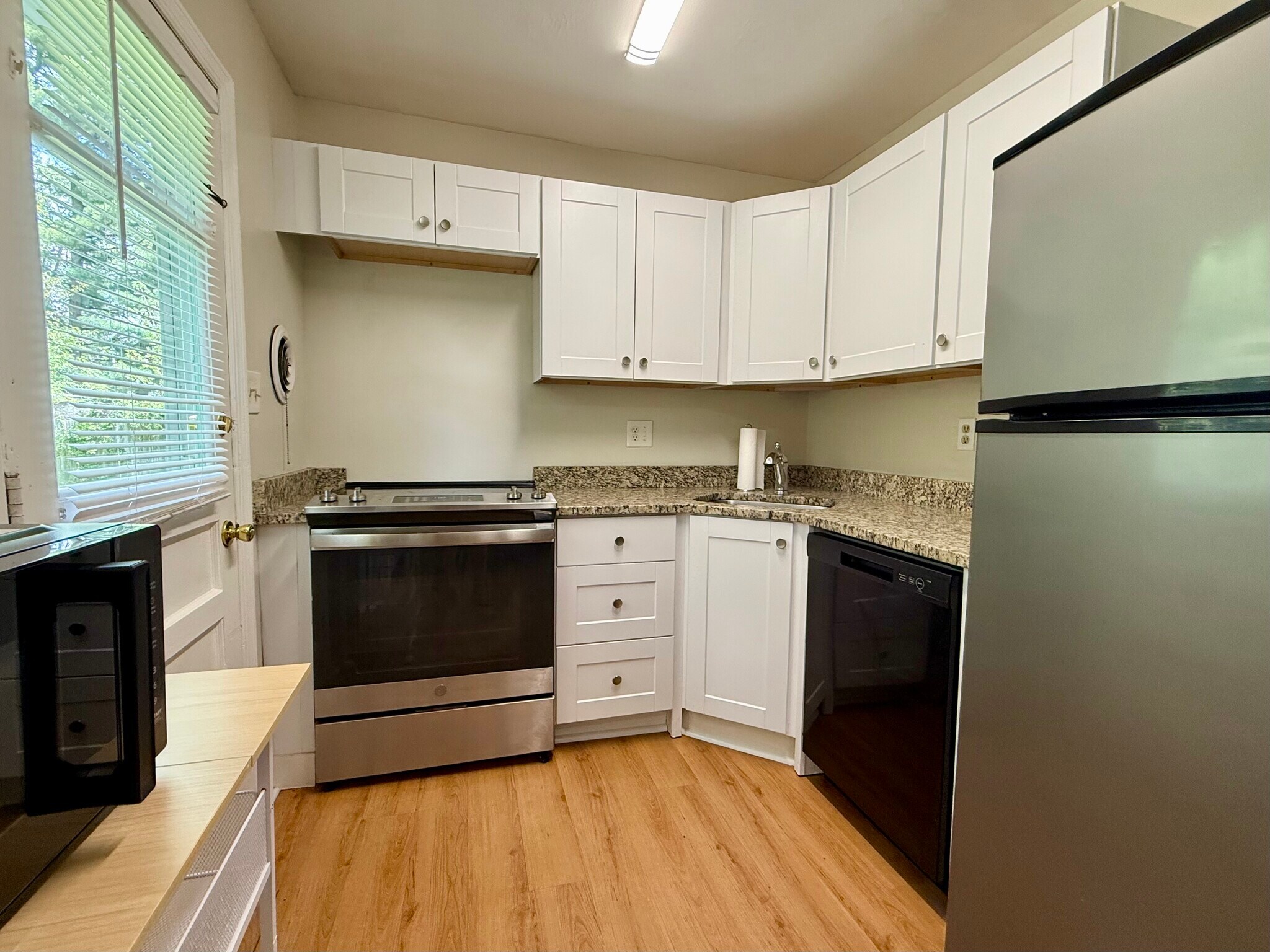 Building Photo - 8 Connell Cir