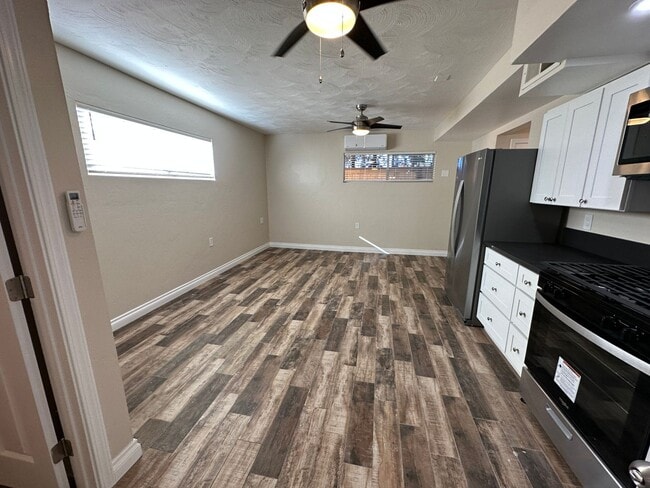 Building Photo - 678 N Shaffer St