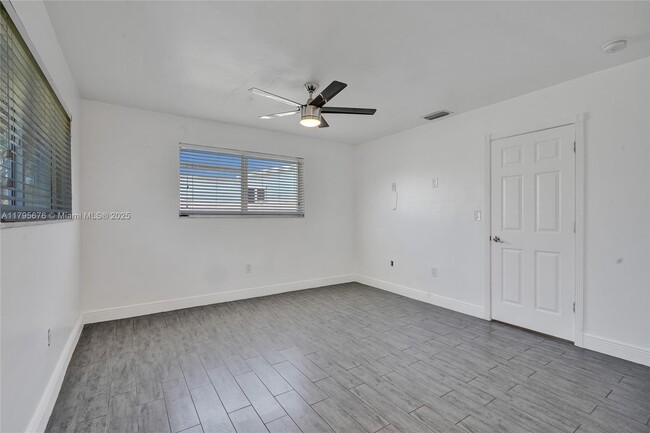 Building Photo - 9240 SW 54th St