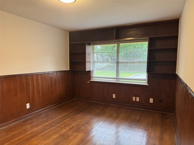 Building Photo - 4013 Newshire Dr