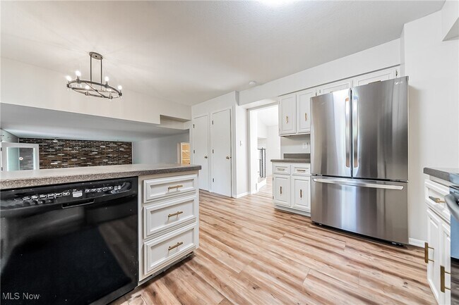 Building Photo - 1682 Mendelssohn Dr