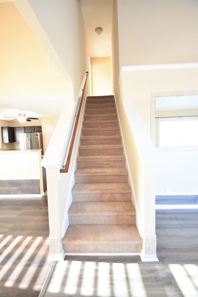 Building Photo - 3 Bedroom, 2 Bathroom Townhome (NO PETS)