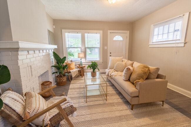 Building Photo - 1125 Wilson Ave