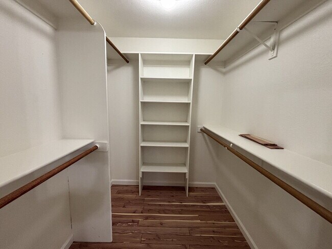 Building Photo - Freshly remodeled home in Pleasant Valley with private yard for rent!