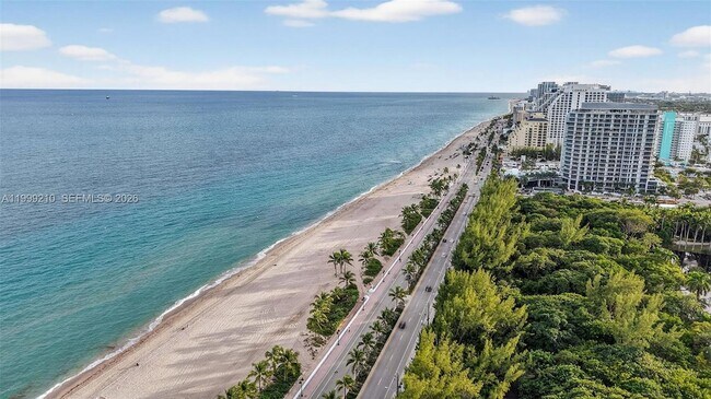 Building Photo - 3000 E Sunrise Blvd