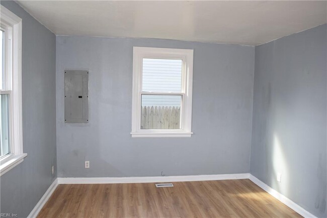 Building Photo - 3103 Dartmouth St