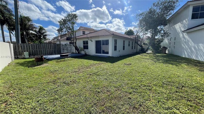 Building Photo - 6952 SW 148 Ln