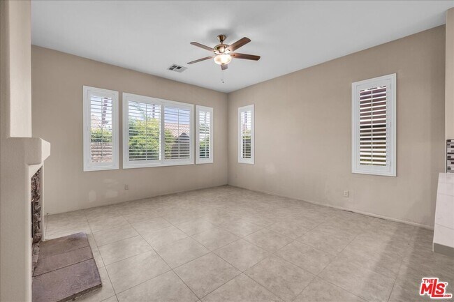 Building Photo - 40808 Eastwood Ln
