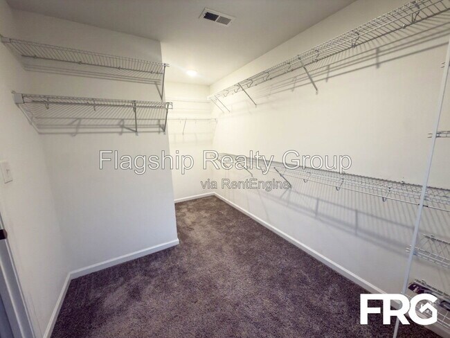 Building Photo - 100 Kettle Dr