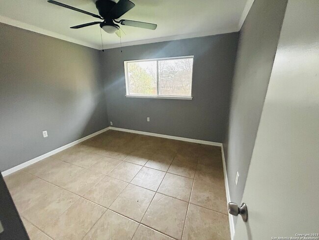 Building Photo - 8411 Collingwood-