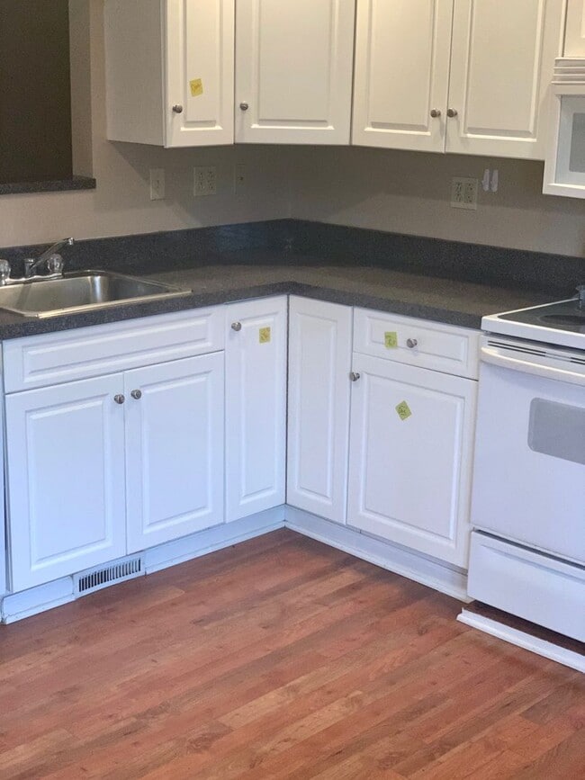 Building Photo - 2015 Gregory St