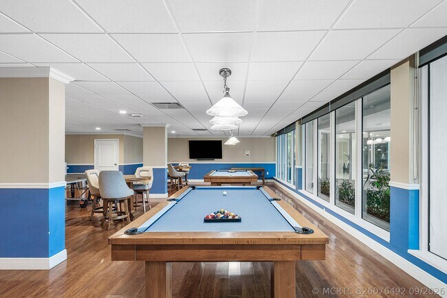 Building Photo - 3546 S Ocean Blvd