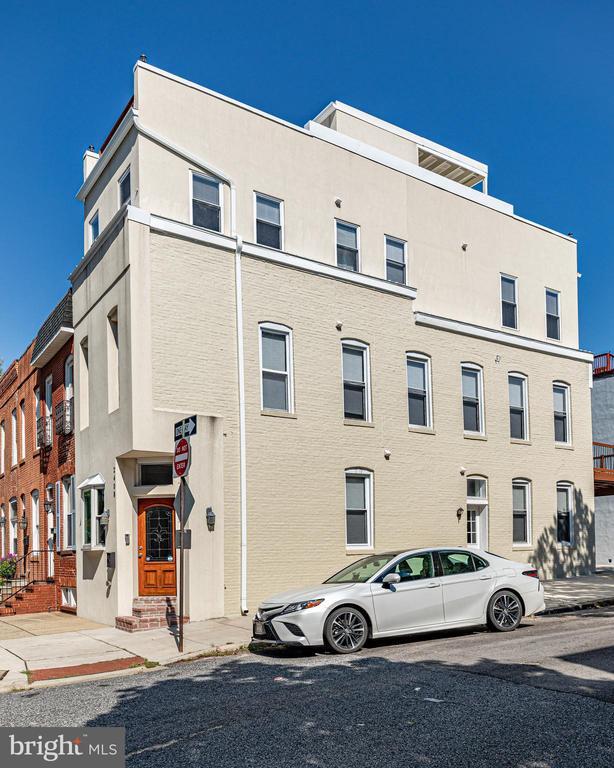 Building Photo - 2408 Hudson St