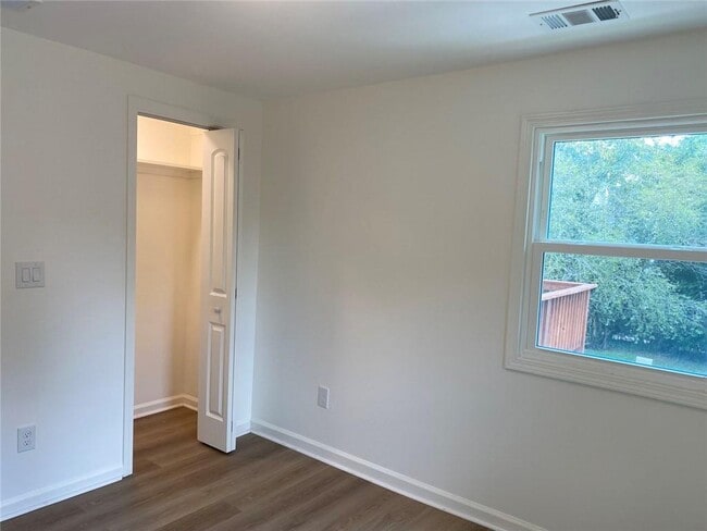 Building Photo - 3426 Harrison Rd