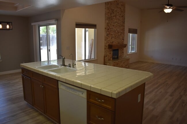 Building Photo - 6310 Diamond Ct