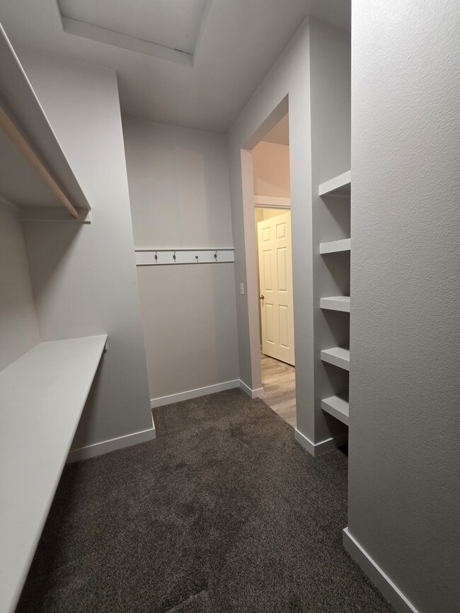 Building Photo - 1720 SW Gabar Ct