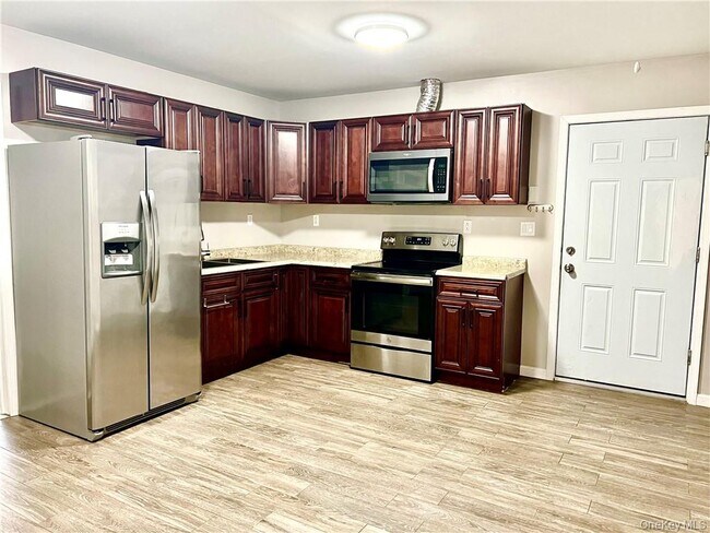 Building Photo - 108 North St