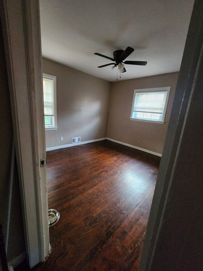 Building Photo - 2957 Monterey Dr