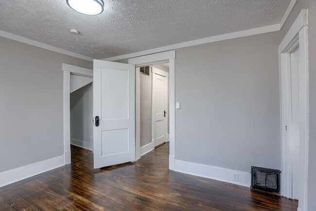 Building Photo - 4922 N 35th St
